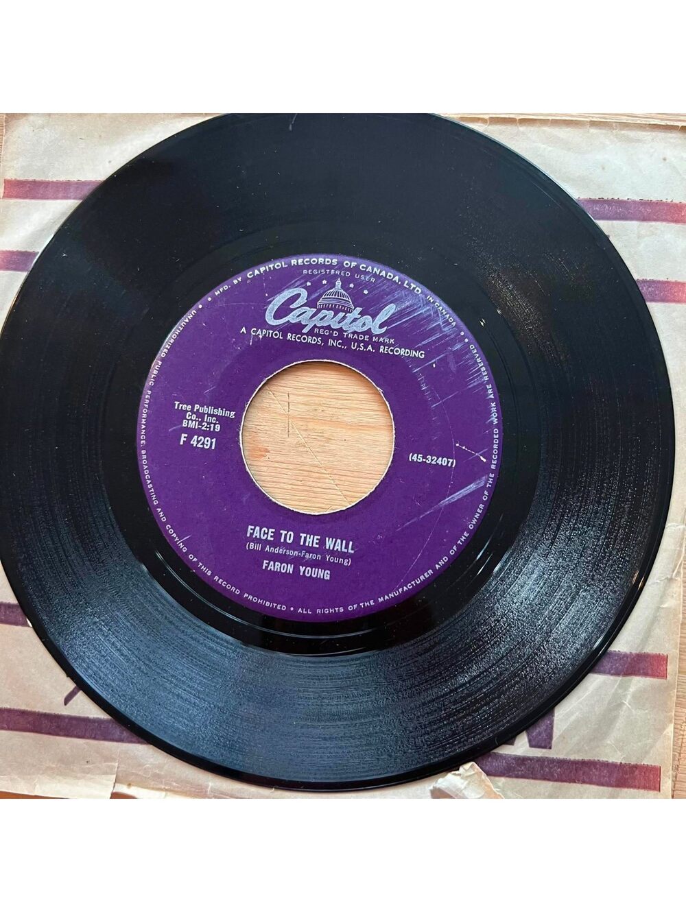 Faron Young - Face to the Wall/Riverboat 45rpm VG+ R90
